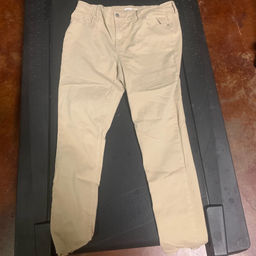 Skinny fit khaki pants. Old navy size 14